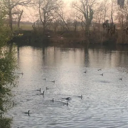 Le Bord D'eau בית נופש *